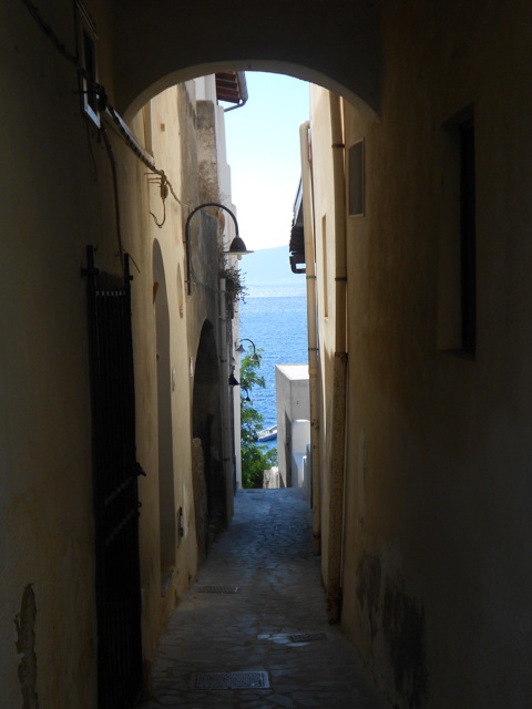 Une ruelle à Salina